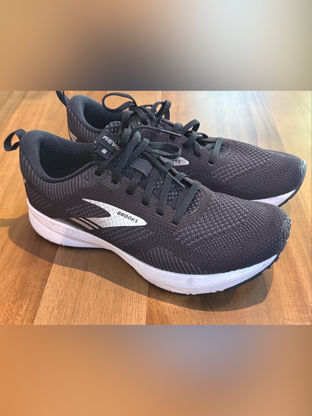 Brooks Revel 5 Black White Running Shoes Women's Size 10 120361-1B-036